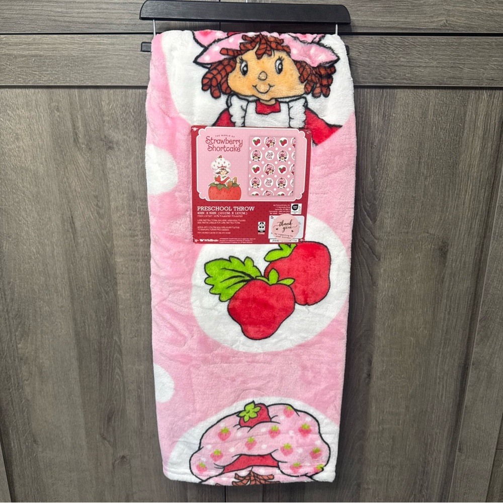 New Strawberry Shortcake & Custard Cat Pink Plush 40"x50" Toddler Throw Blanket